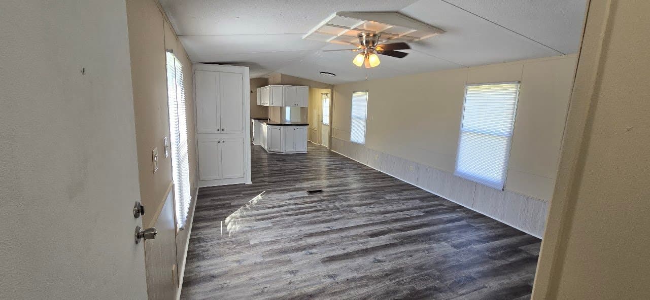 clinton House: 157 Windsong Lane