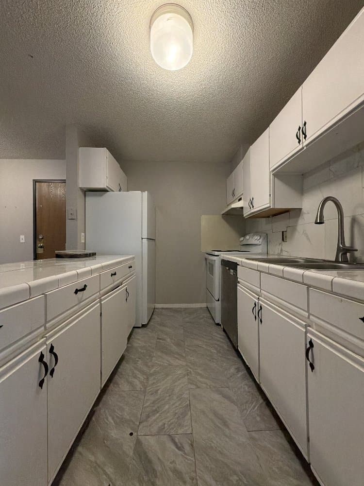 St Cloud Apartment: 1120 9th Ave S