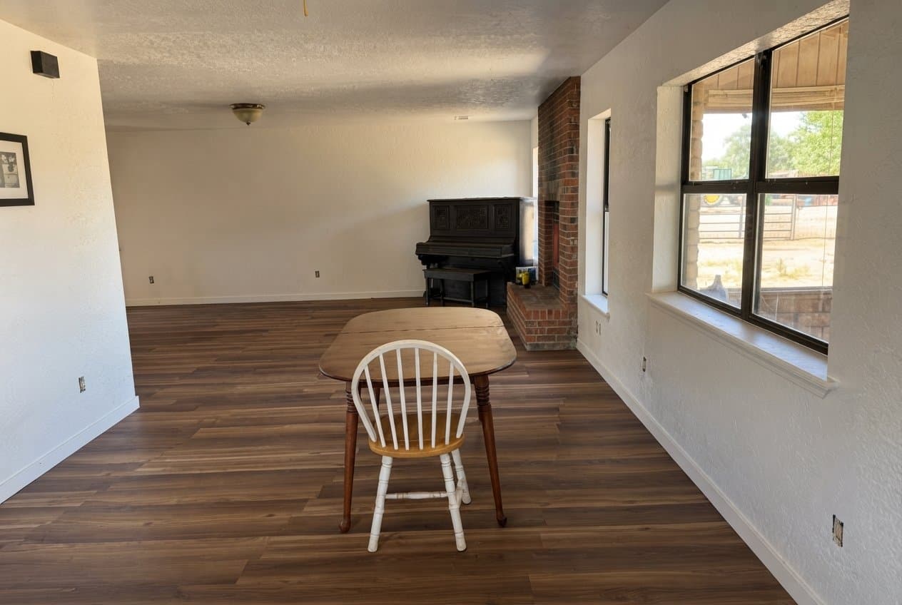 Belen House: 25 Kendrick Rd