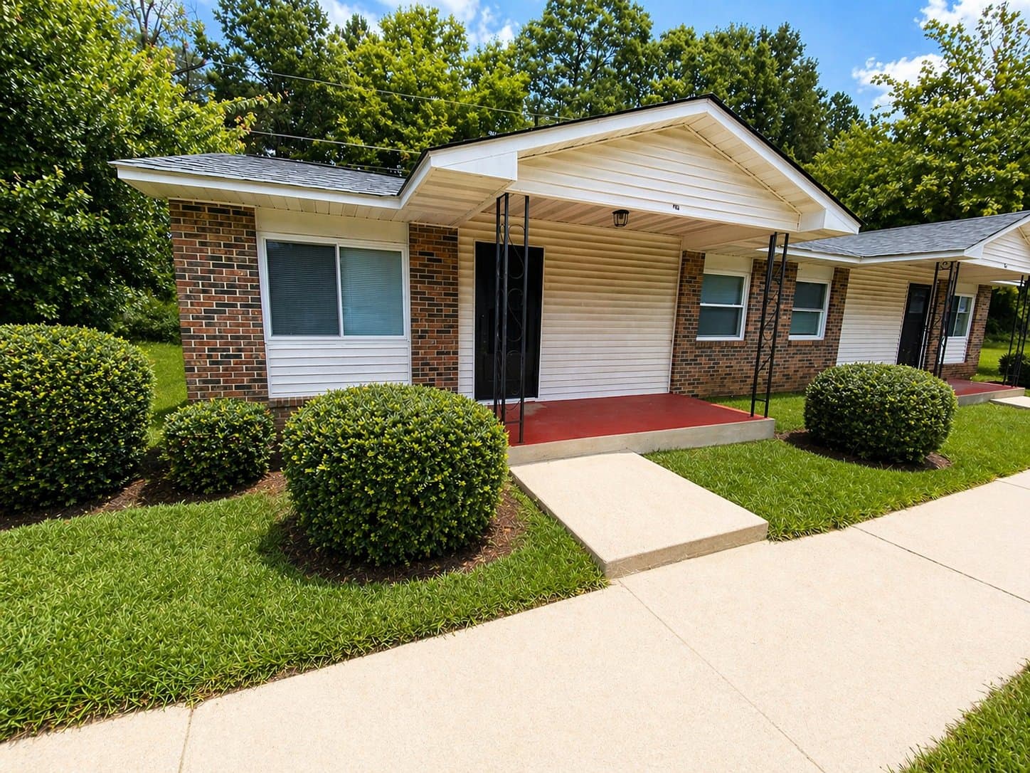 Greenwood Apartment: 101 Stonehaven Dr
