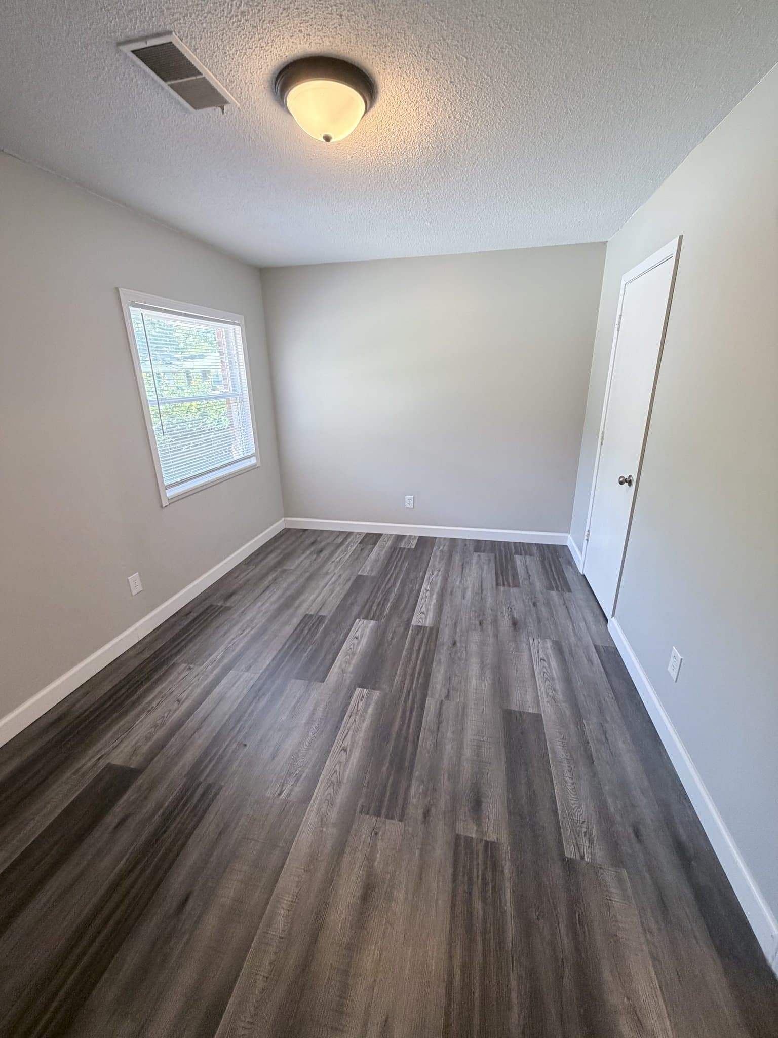Greenwood Apartment: 101 Stonehaven Dr