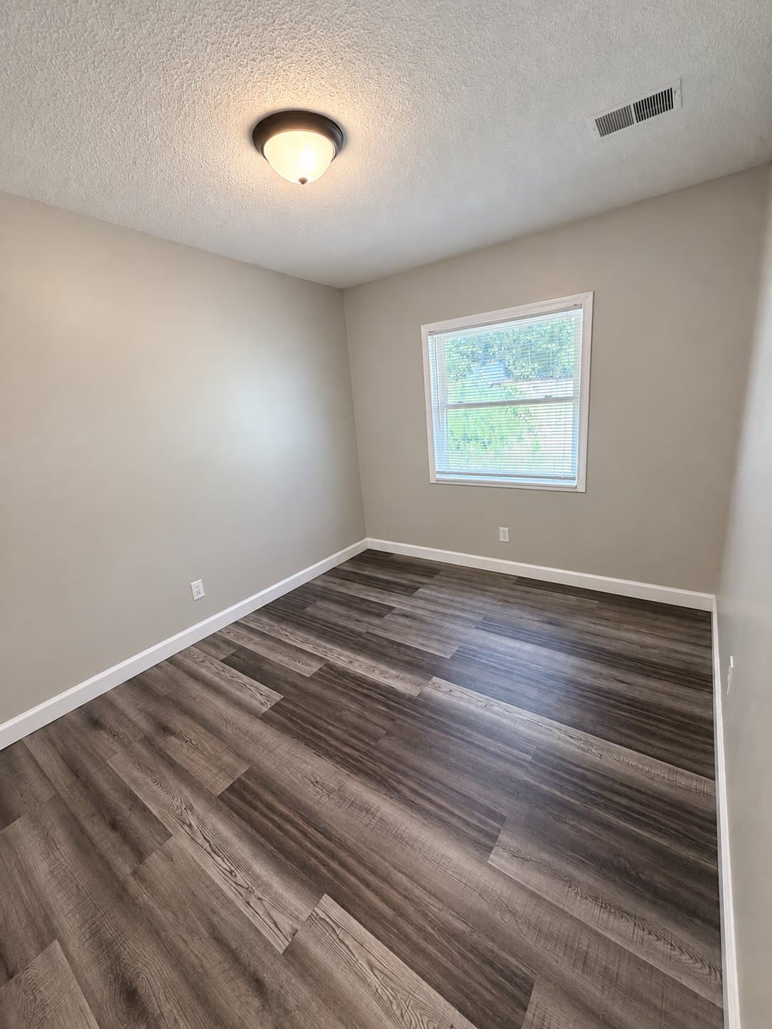 Greenwood Apartment: 101 Stonehaven Dr