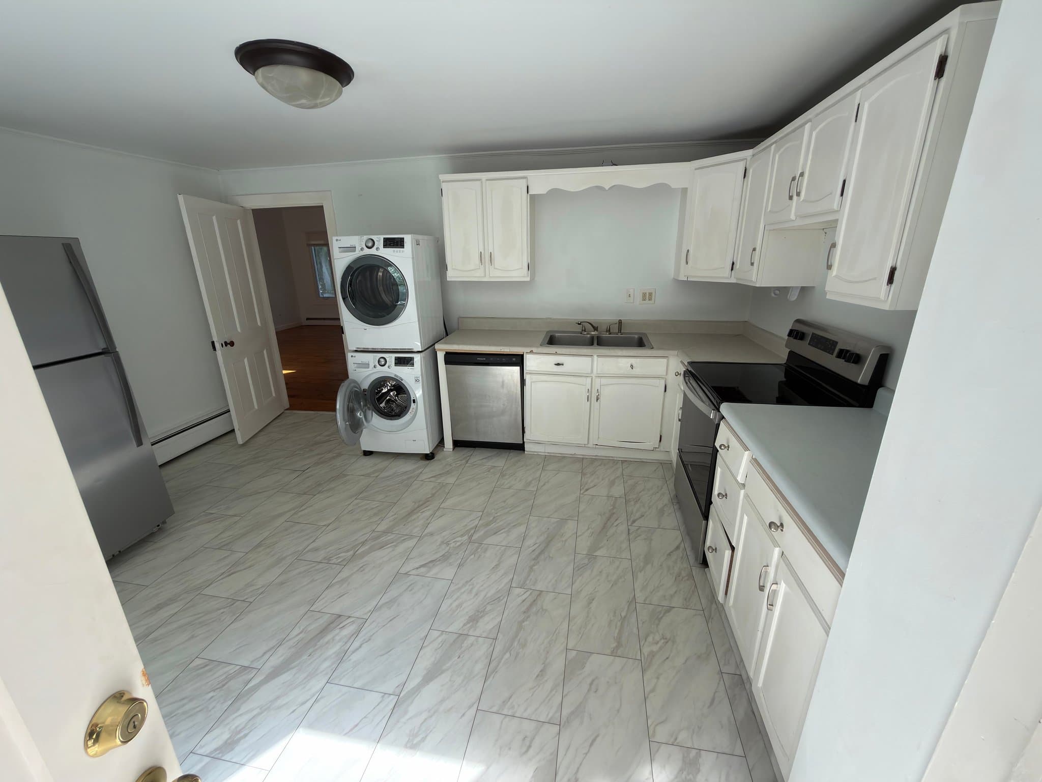 Rhinecliff Multiplex: 64 Orchard Dr
