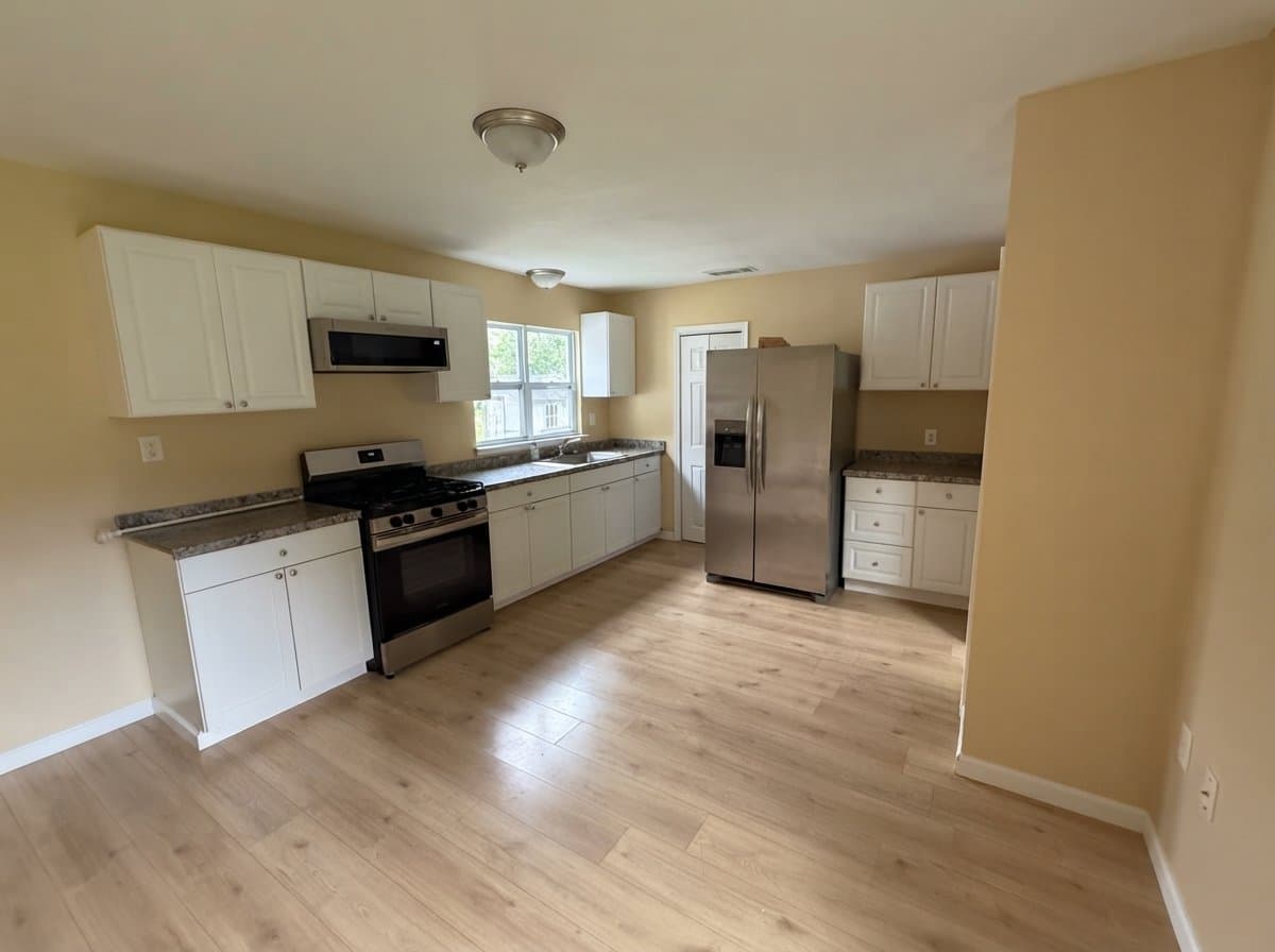 Richmond Hill House: 176 Oak Hill Rd