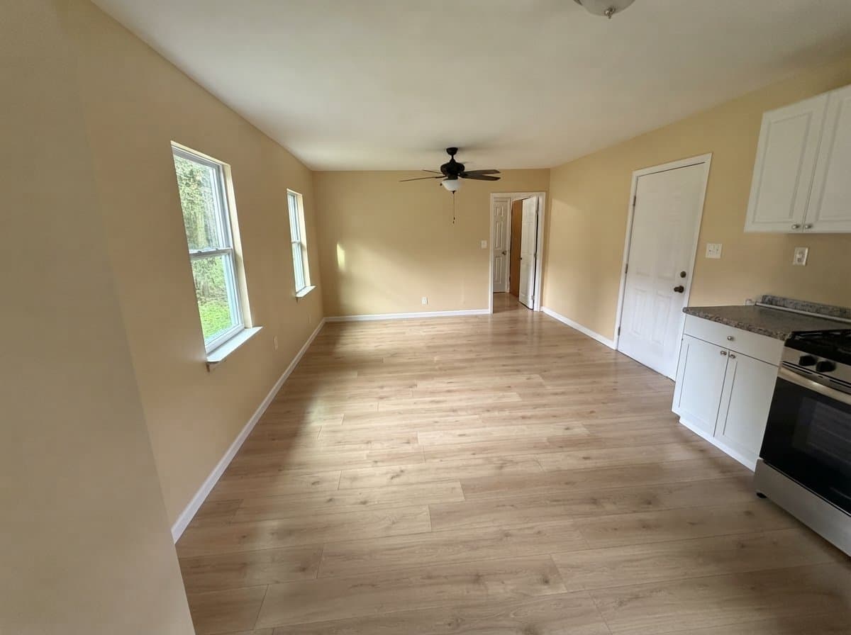Richmond Hill House: 176 Oak Hill Rd