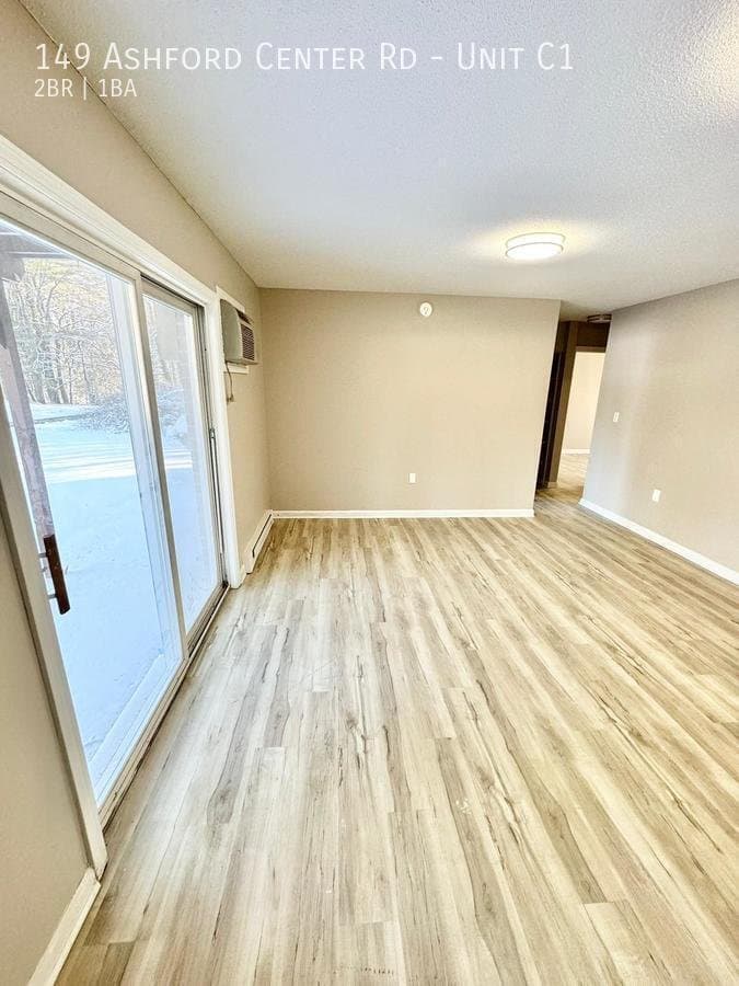 Ashford Apartment: 149 Ashford Center Rd