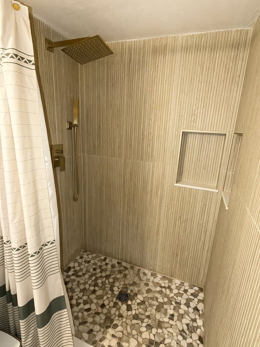 St Petersburg House: 4516 Huron rd