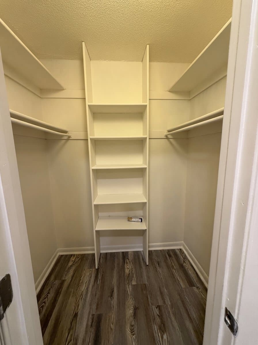 Reston Condo: 2231 Castle Rock Sq