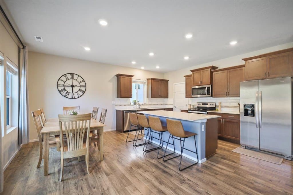 Spokane House: 4603 S Frosty Ln