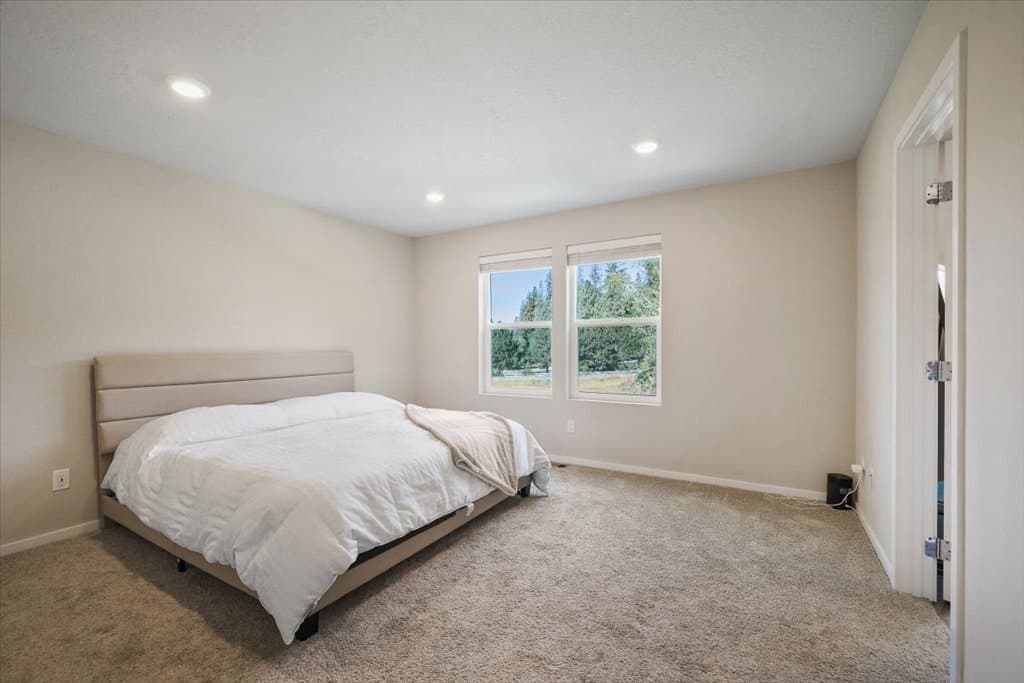 Spokane House: 4603 S Frosty Ln