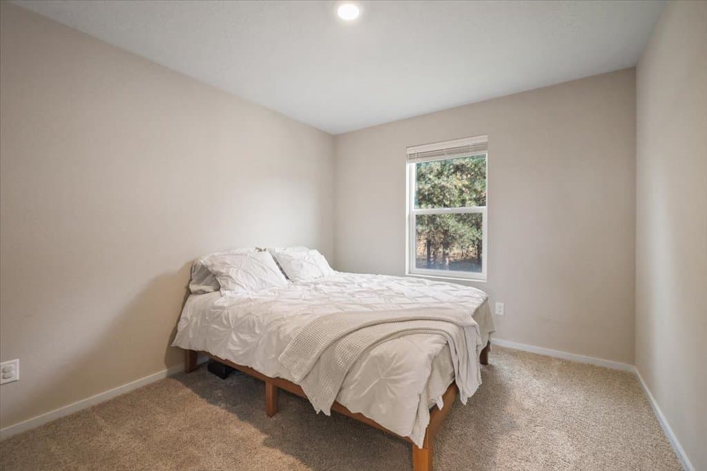 Spokane House: 4603 S Frosty Ln