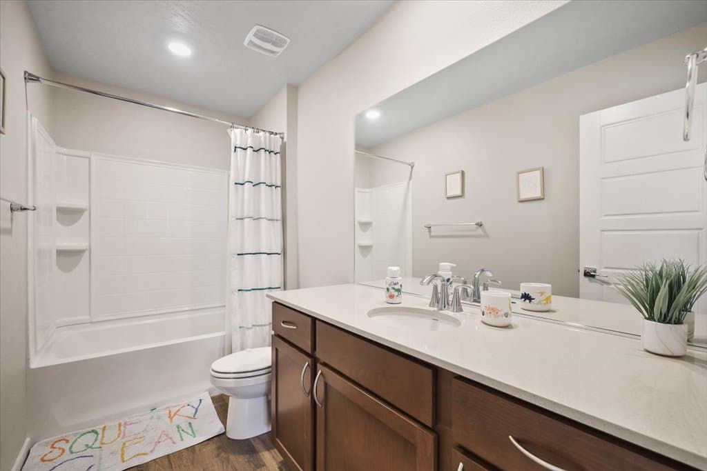Spokane House: 4603 S Frosty Ln