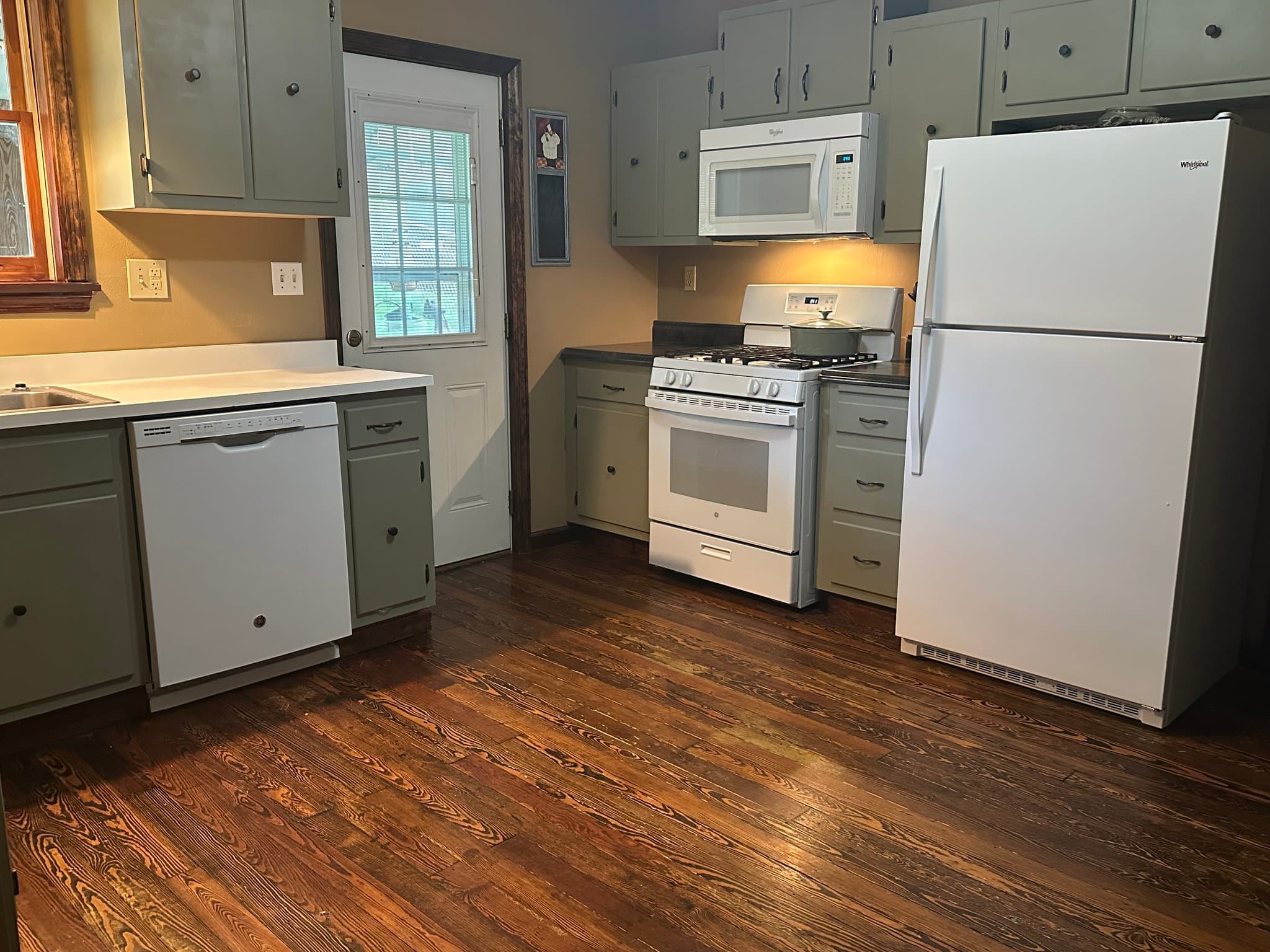 Westmoreland City House: 8778 Broadway St