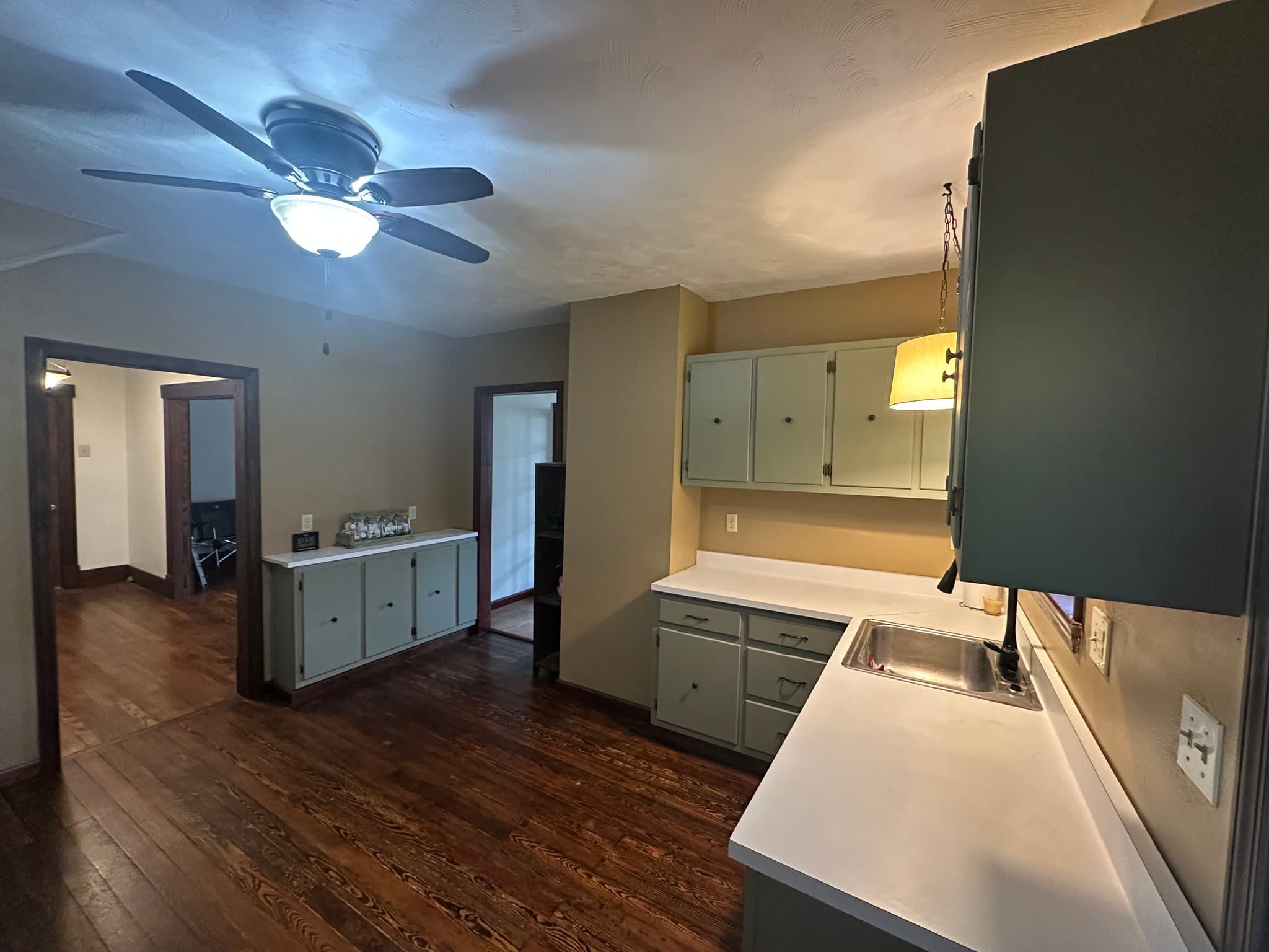 Westmoreland City House: 8778 Broadway St