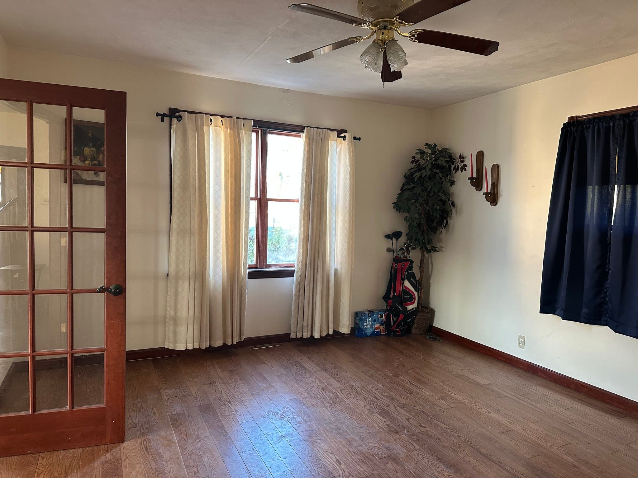 Westmoreland City House: 8778 Broadway St