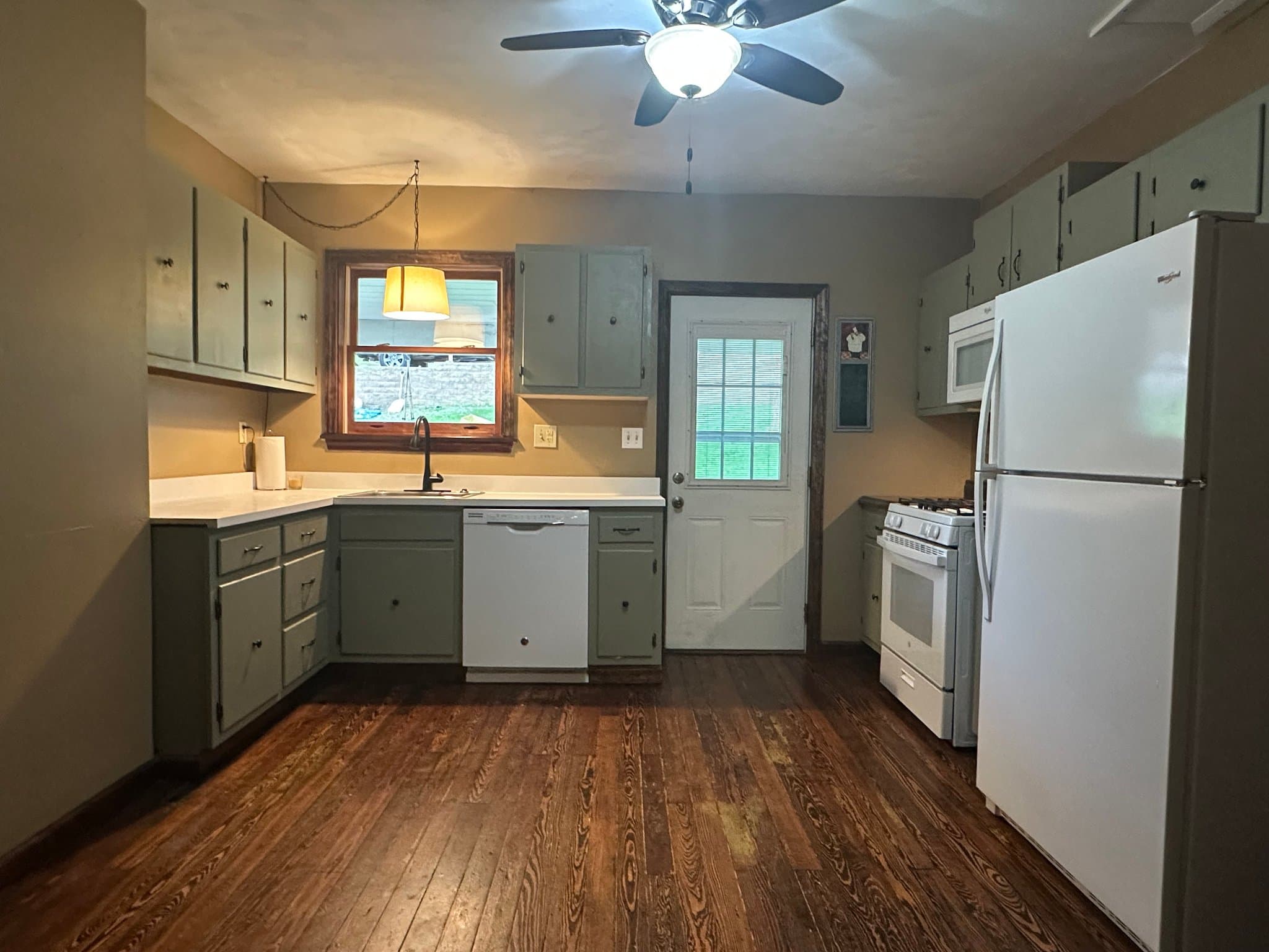 Westmoreland City House: 8778 Broadway St