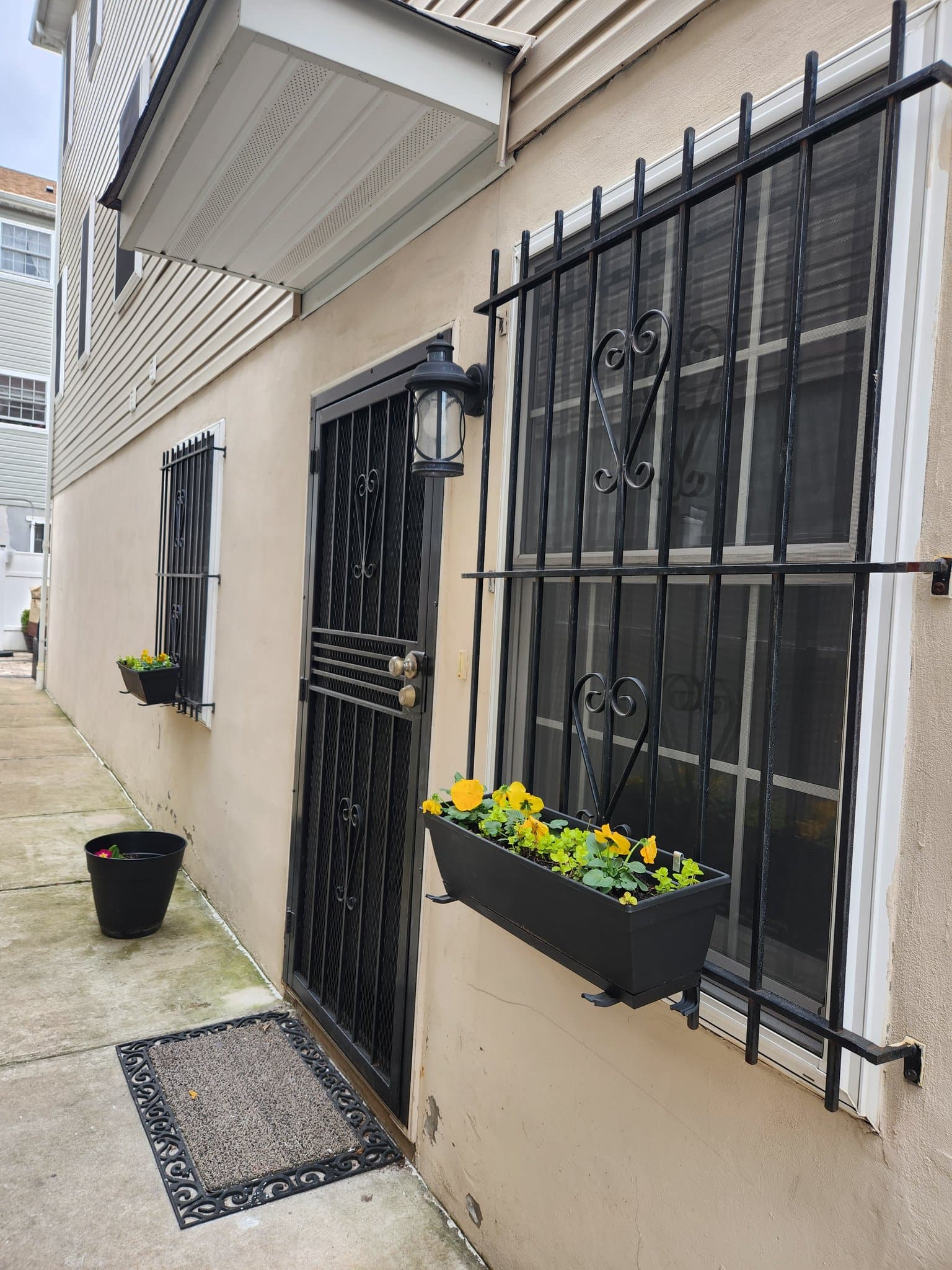 Newark Apartment: 361 Verona Ave