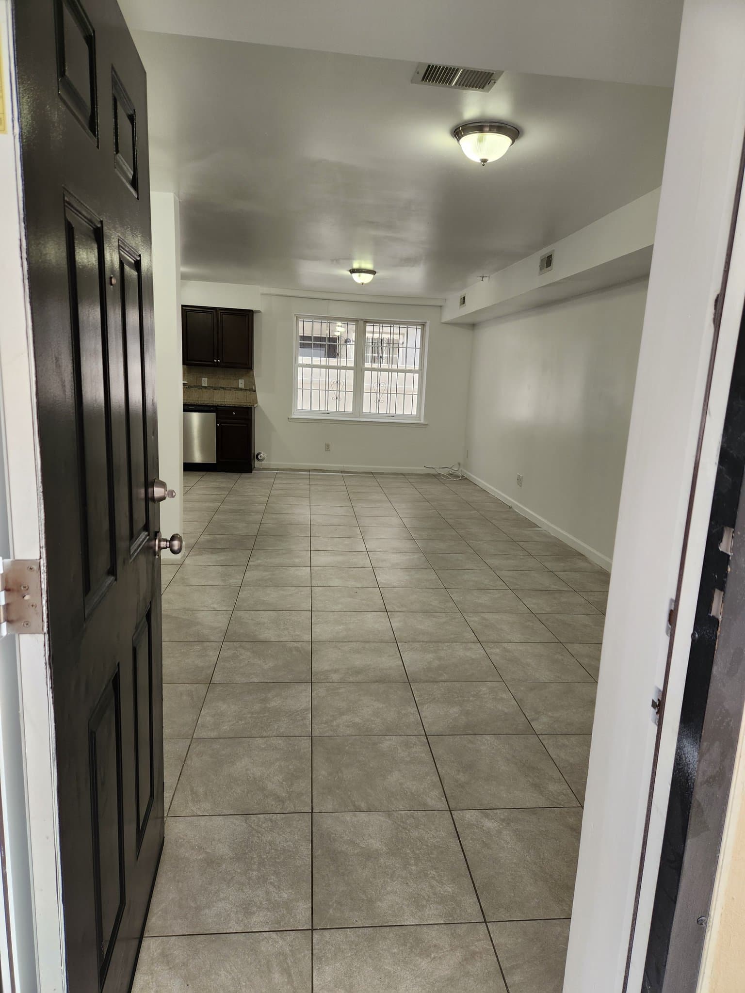 Newark Apartment: 361 Verona Ave
