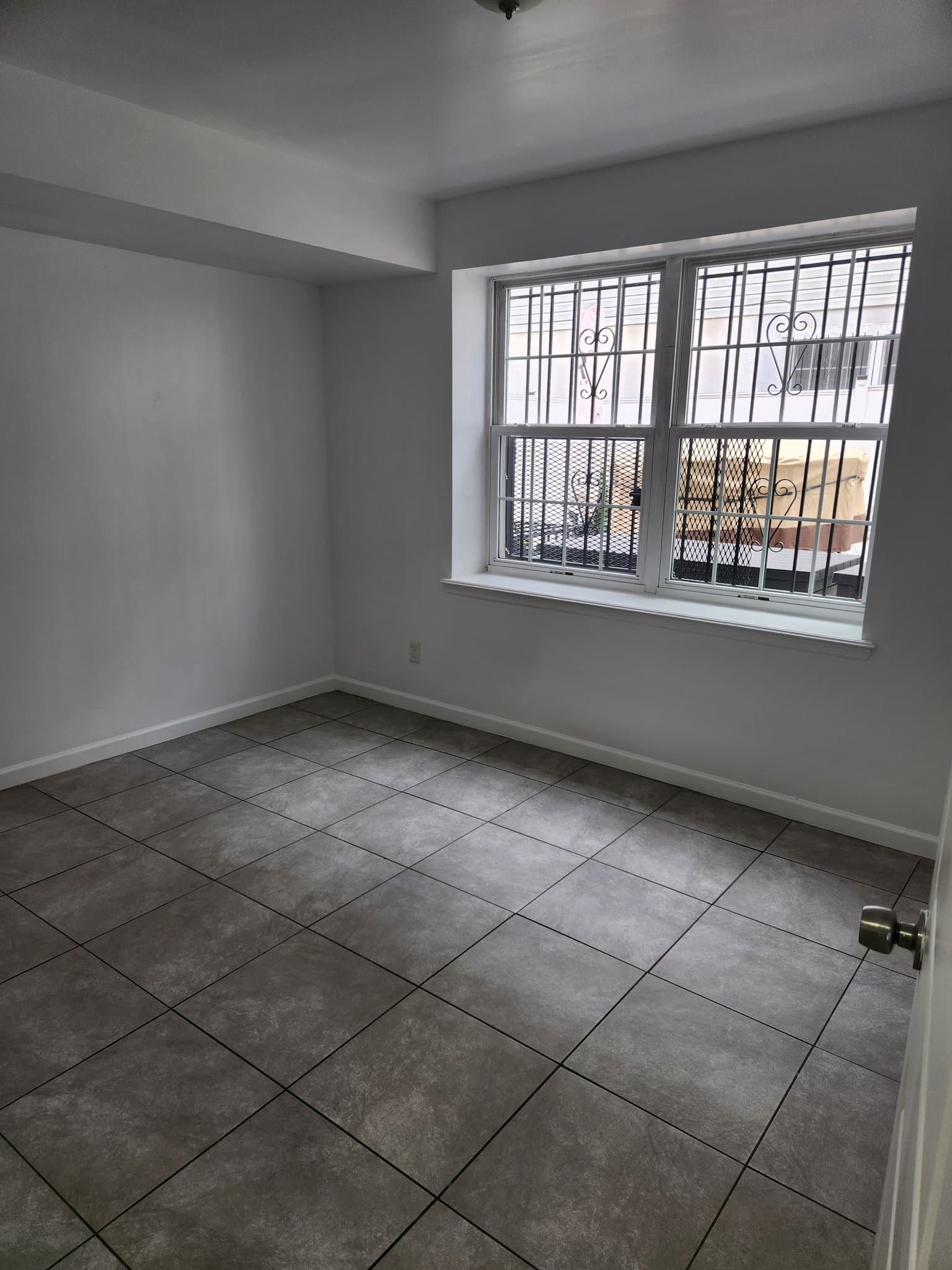 Newark Apartment: 361 Verona Ave