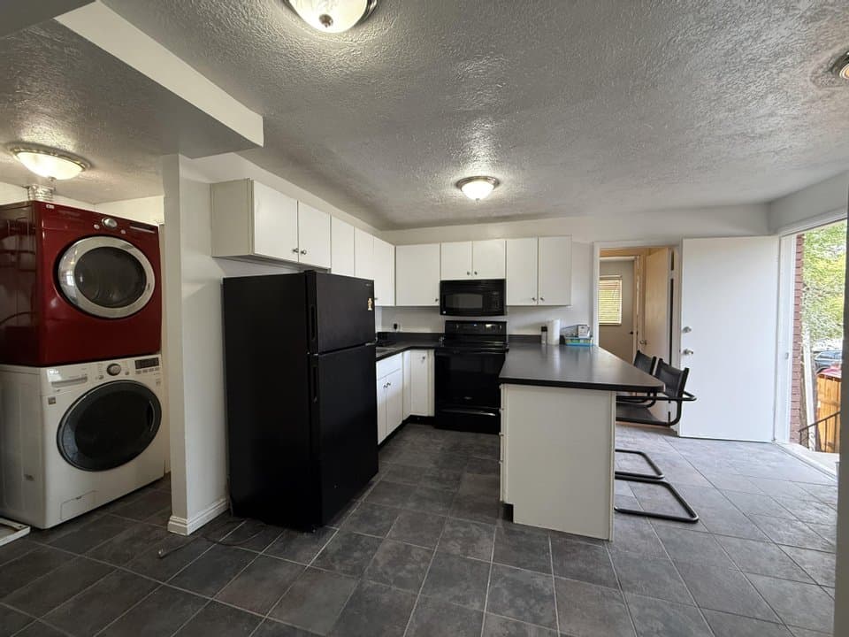 Salt Lake City Single Room: 2489 S 600 E