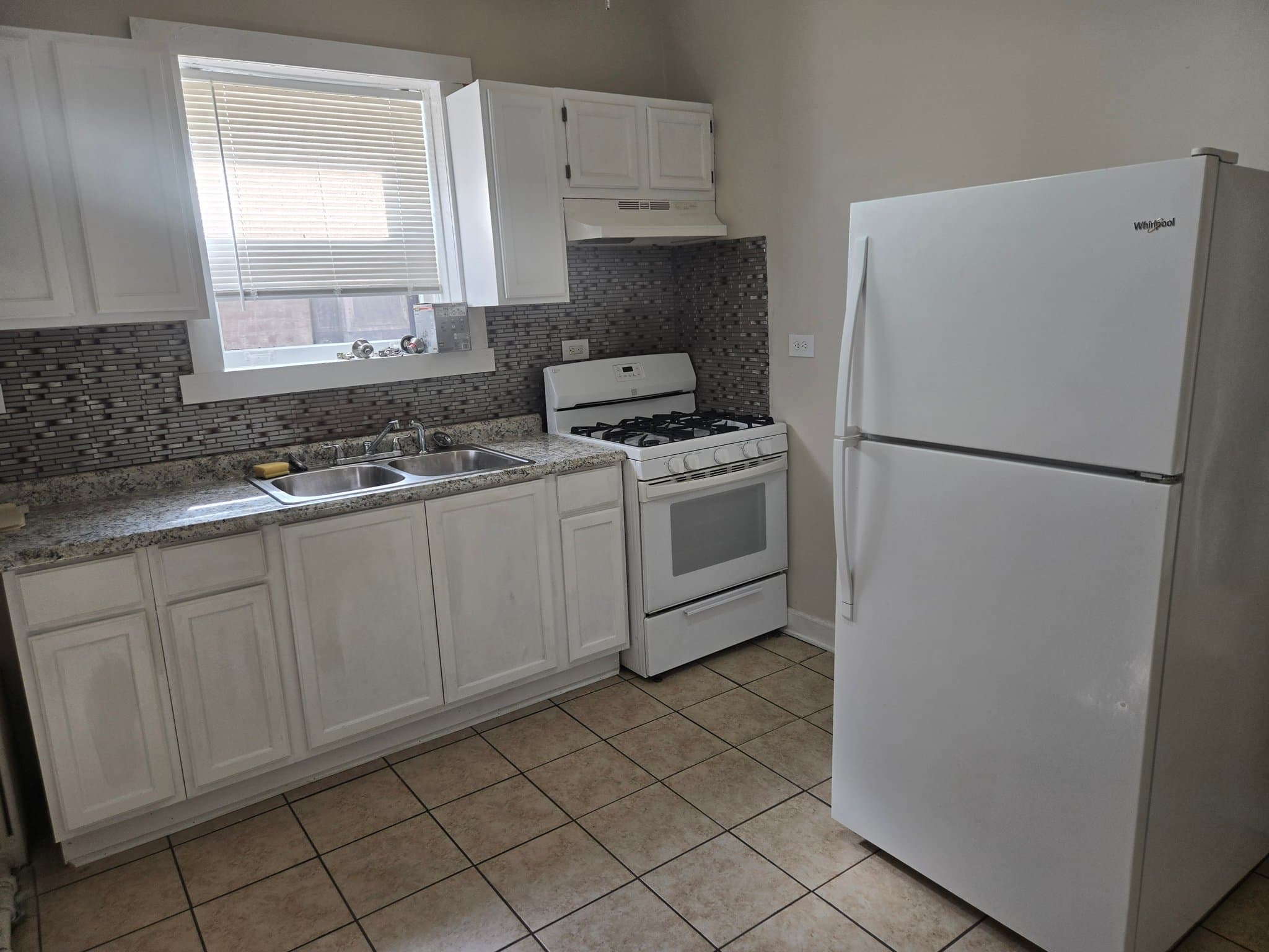 CHICAGO Multiplex: 7809 South Marshfield #1