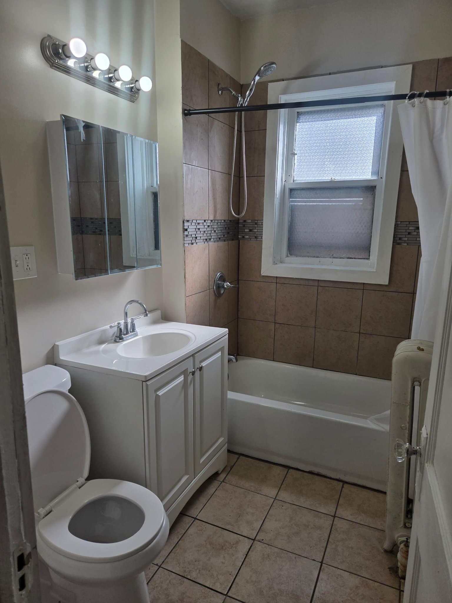 CHICAGO Multiplex: 7809 South Marshfield #1
