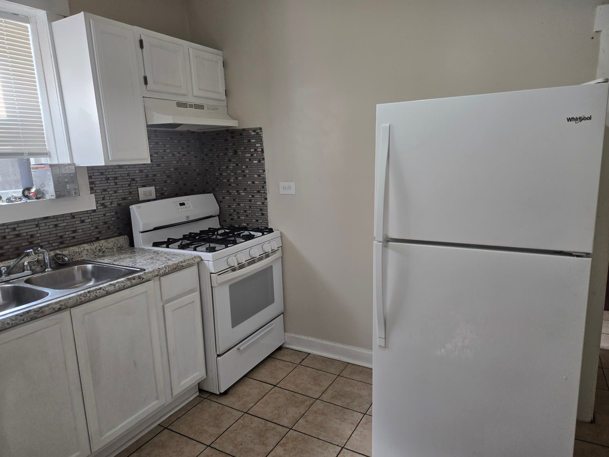 CHICAGO Multiplex: 7809 South Marshfield #1
