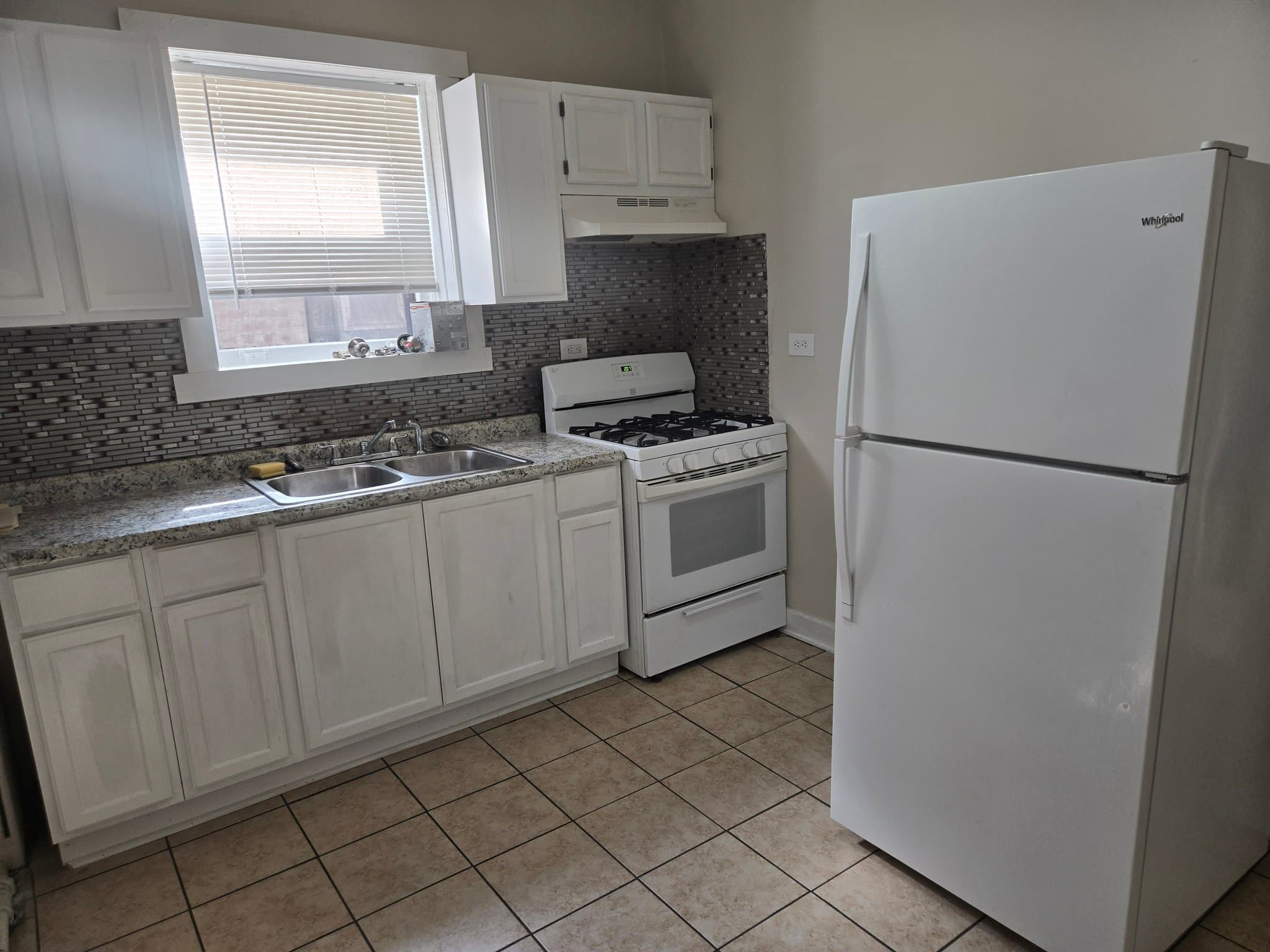 CHICAGO Multiplex: 7809 South Marshfield #1