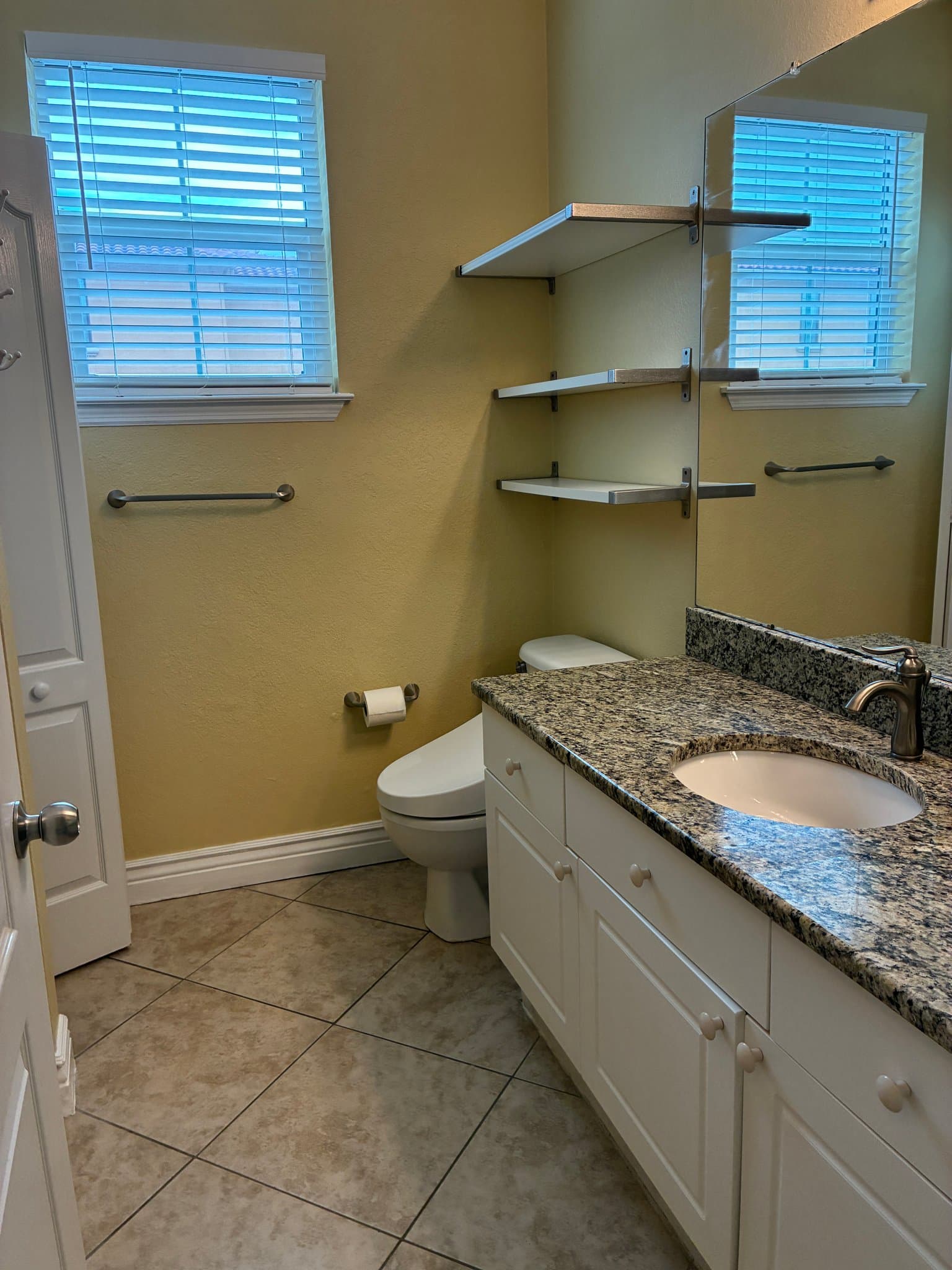 Clearwater Condo: 2731 Via Capri