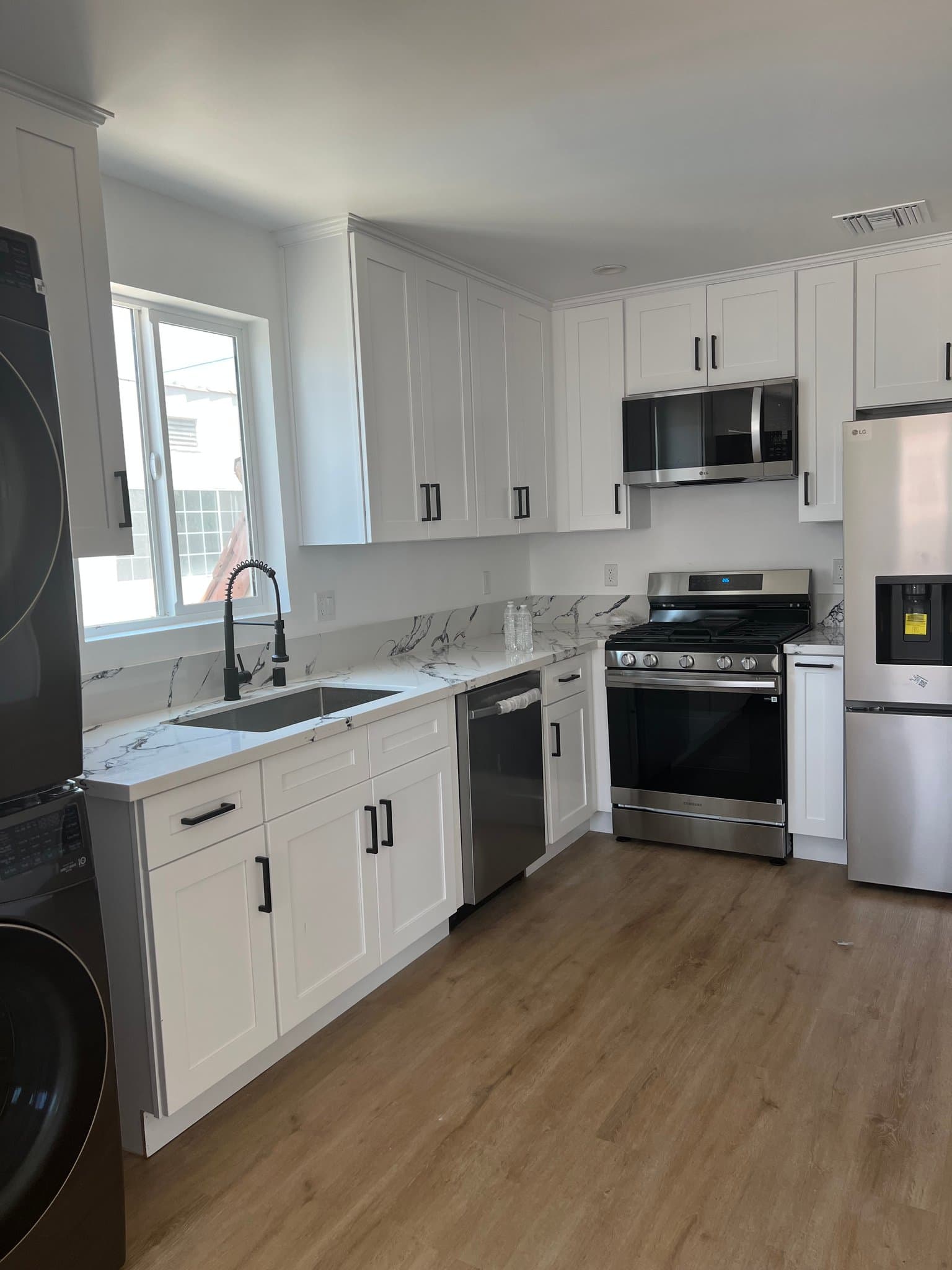 Los Angeles Townhome: 963 1/2 N Serrano Ave