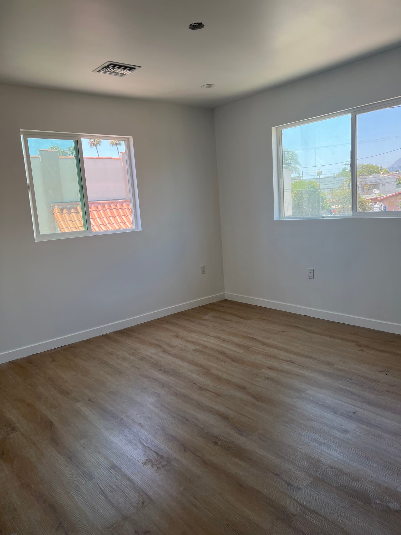 Los Angeles Townhome: 963 1/2 N Serrano Ave
