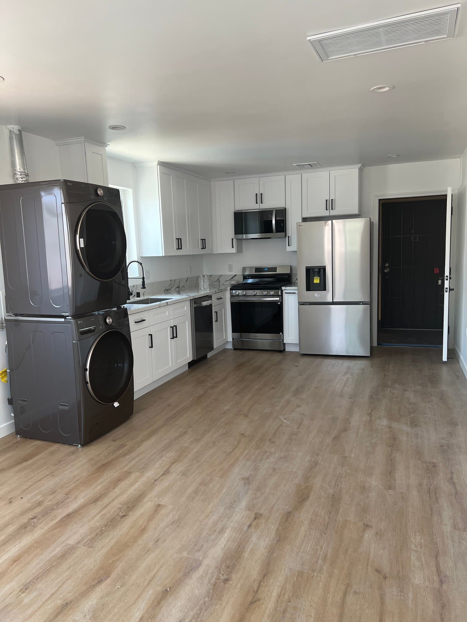 Los Angeles Townhome: 963 1/2 N Serrano Ave