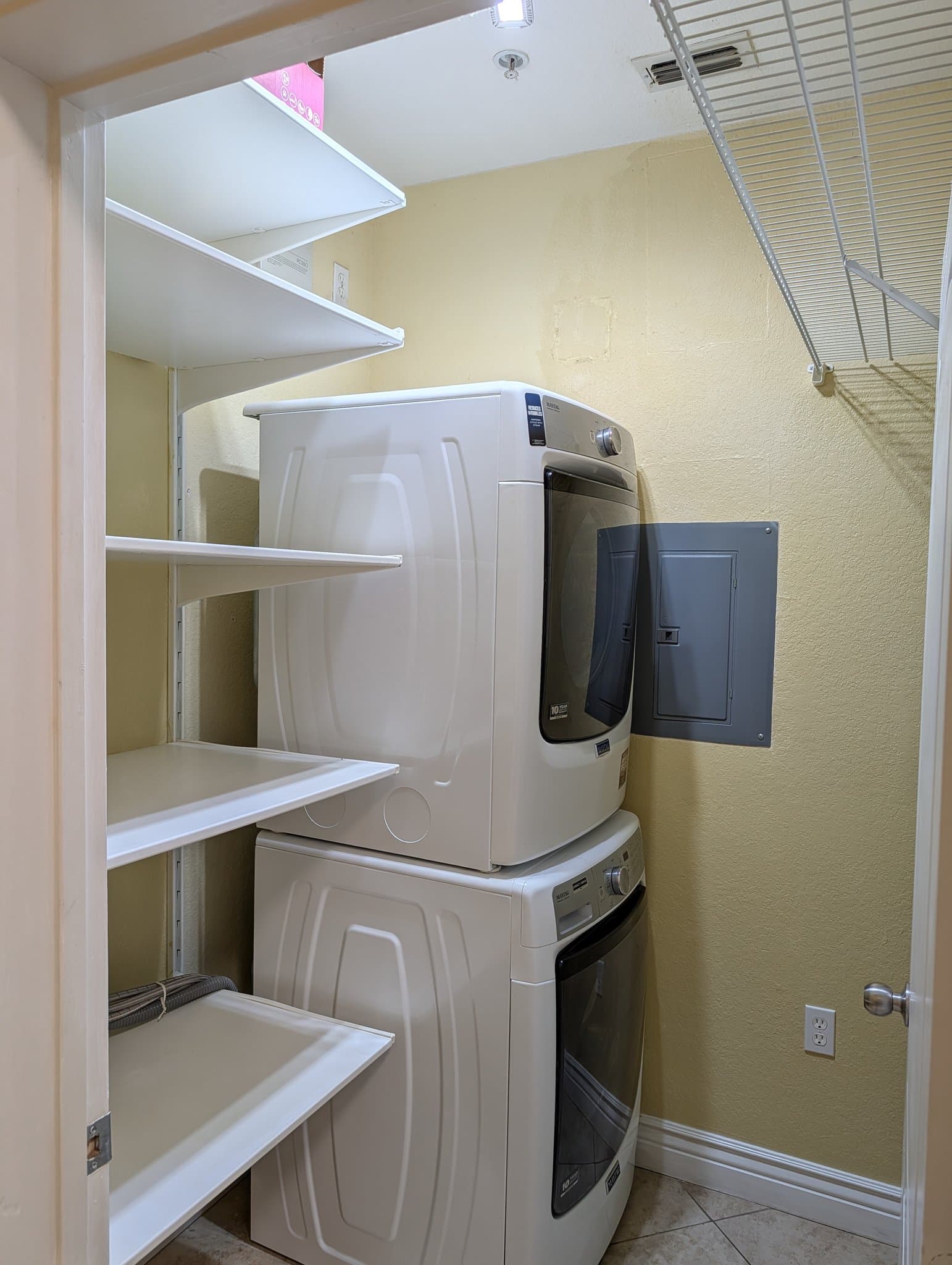 Clearwater Condo: 2731 Via Capri