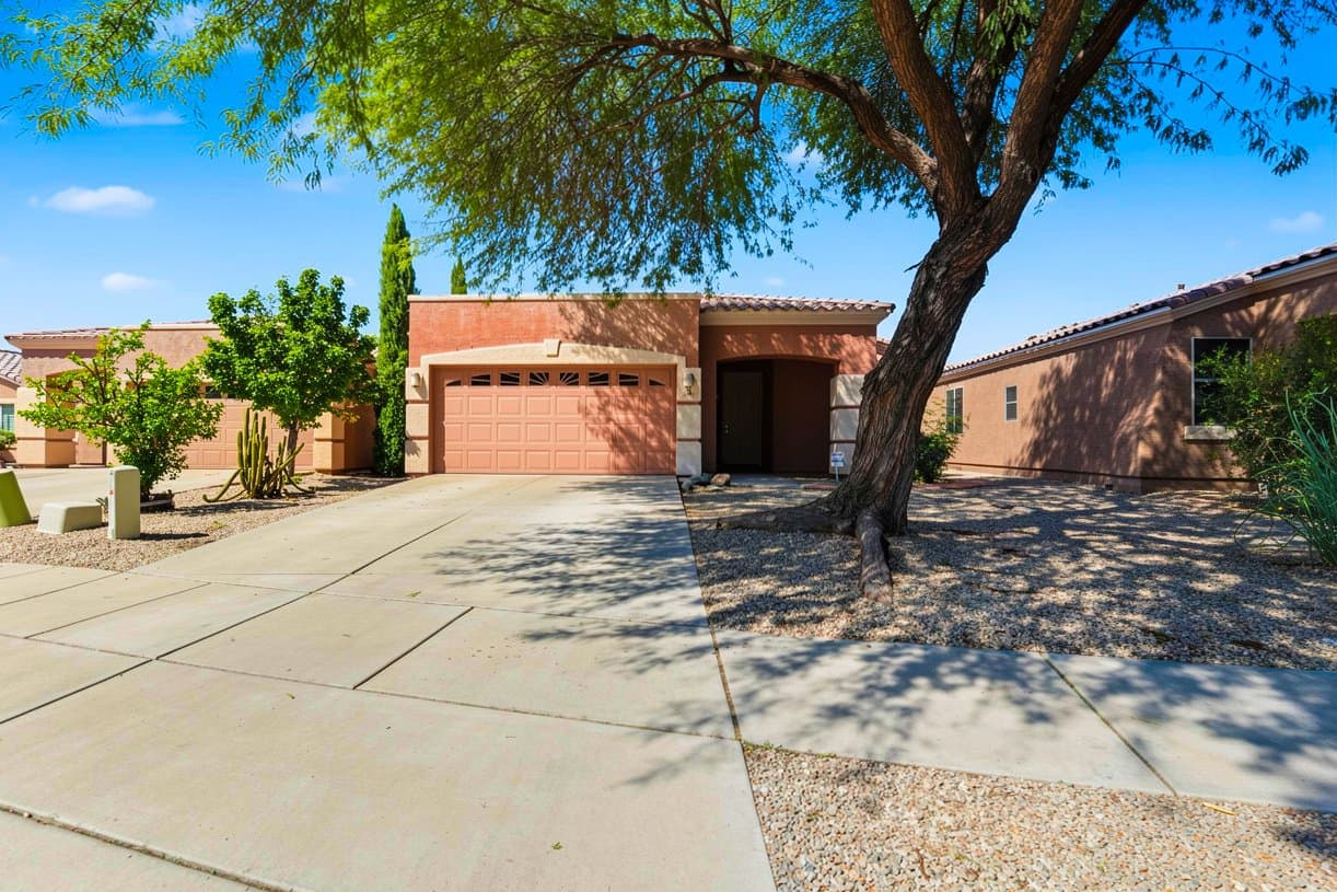 Tucson House: 2281 E Skipping Rock Way