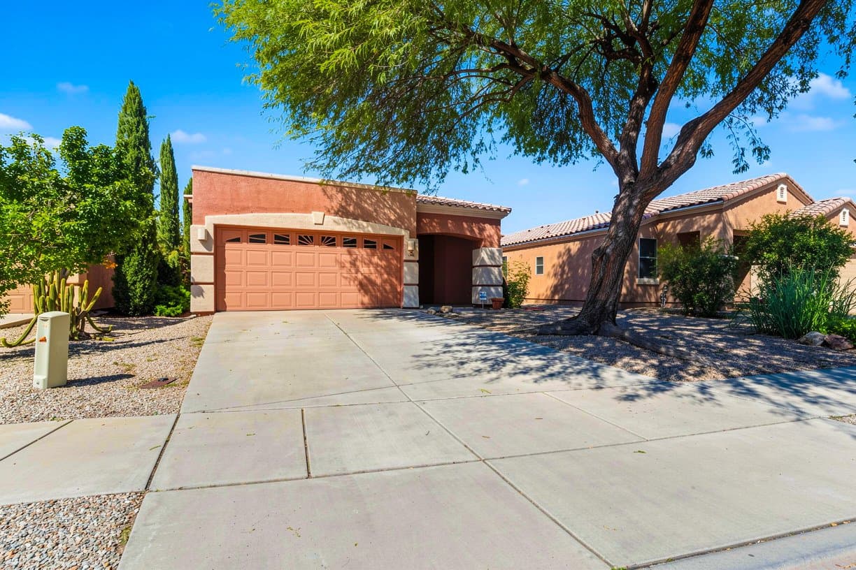 Tucson House: 2281 E Skipping Rock Way
