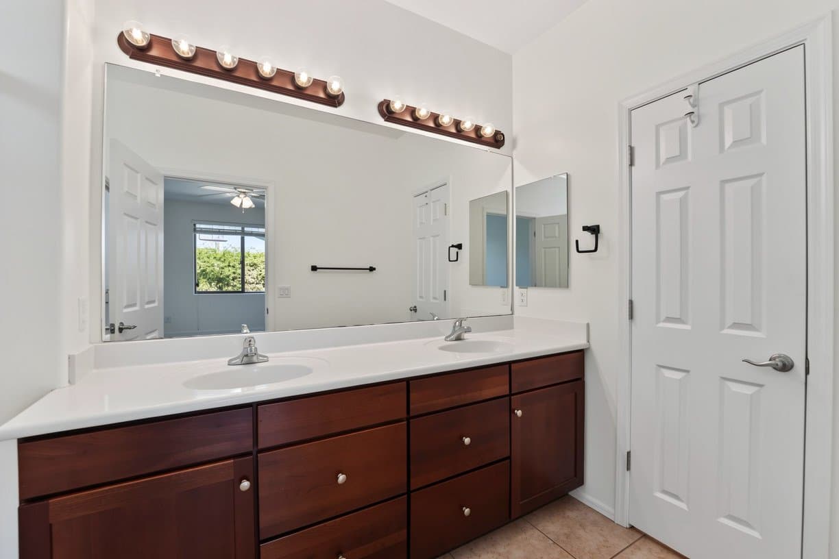 Tucson House: 2281 E Skipping Rock Way