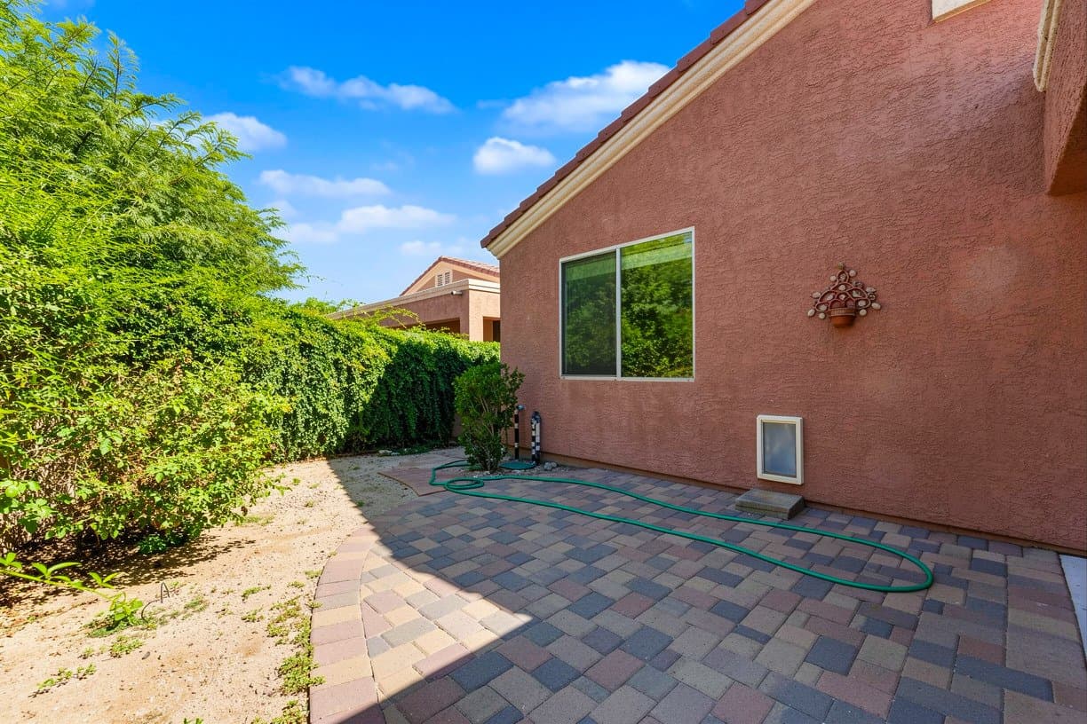 Tucson House: 2281 E Skipping Rock Way