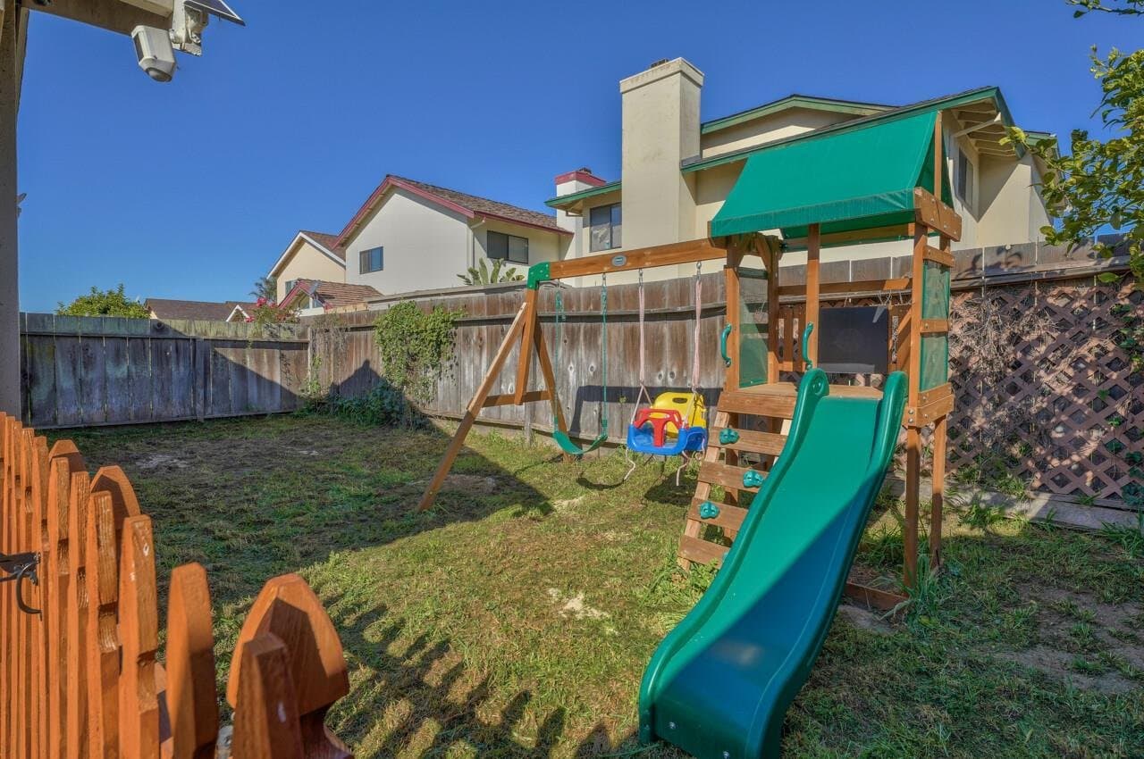 Salinas House: 214 W Alvin Dr