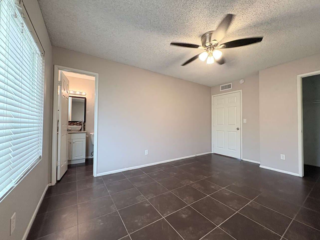 Tempe House: 805 W Harvard Dr