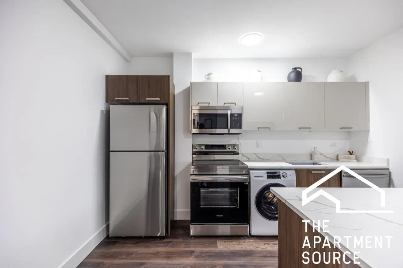 Chicago Apartment: 1555 West Hollywood Avenue #204 Chicago, IL 60660