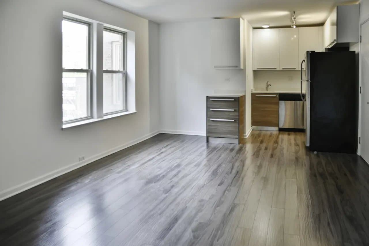 Chicago Apartment: 925 West Carmen Avenue #5E Chicago, IL 60640