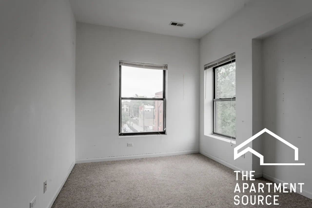 Chicago Apartment: 1212 West Foster Avenue #2B Chicago, IL 60640