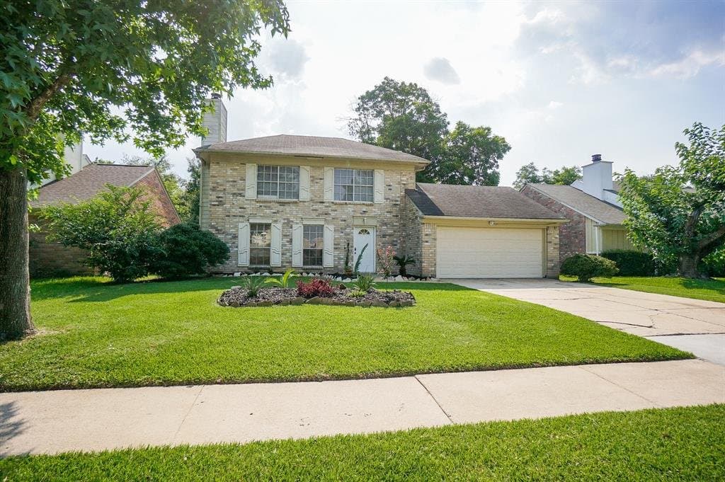 Houston House: 5639 Windsong Trl