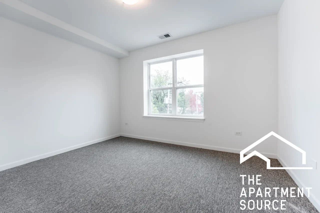 Chicago Apartment: 1544 West Glenlake Avenue #2H Chicago, IL 60660