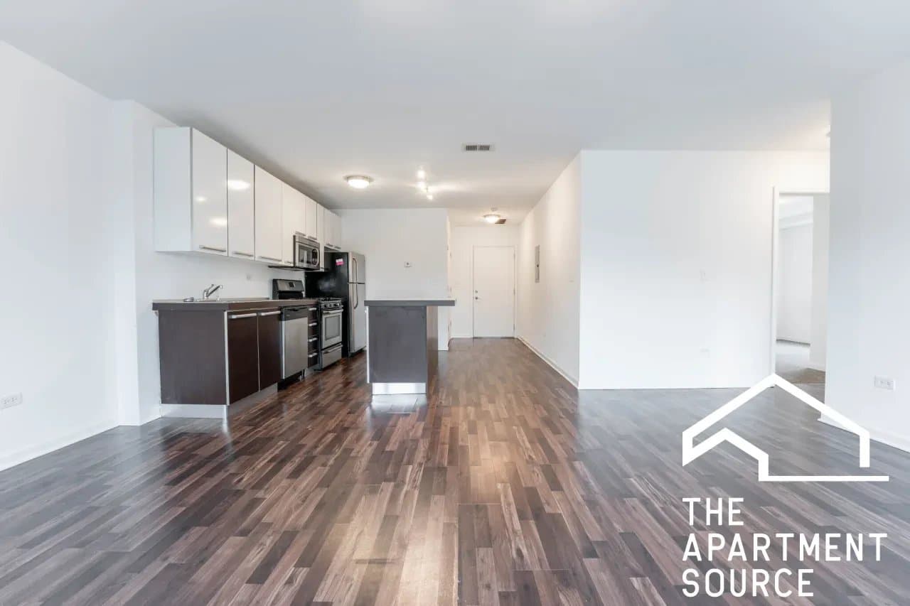 Chicago Apartment: 1544 West Glenlake Avenue #2H Chicago, IL 60660