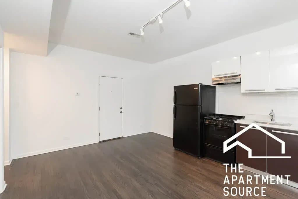 Chicago Apartment: 5054 North Winthrop Avenue #213 Chicago, IL 60640