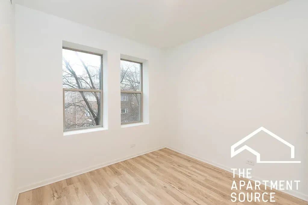 Chicago Apartment: 5054 North Winthrop Avenue #213 Chicago, IL 60640
