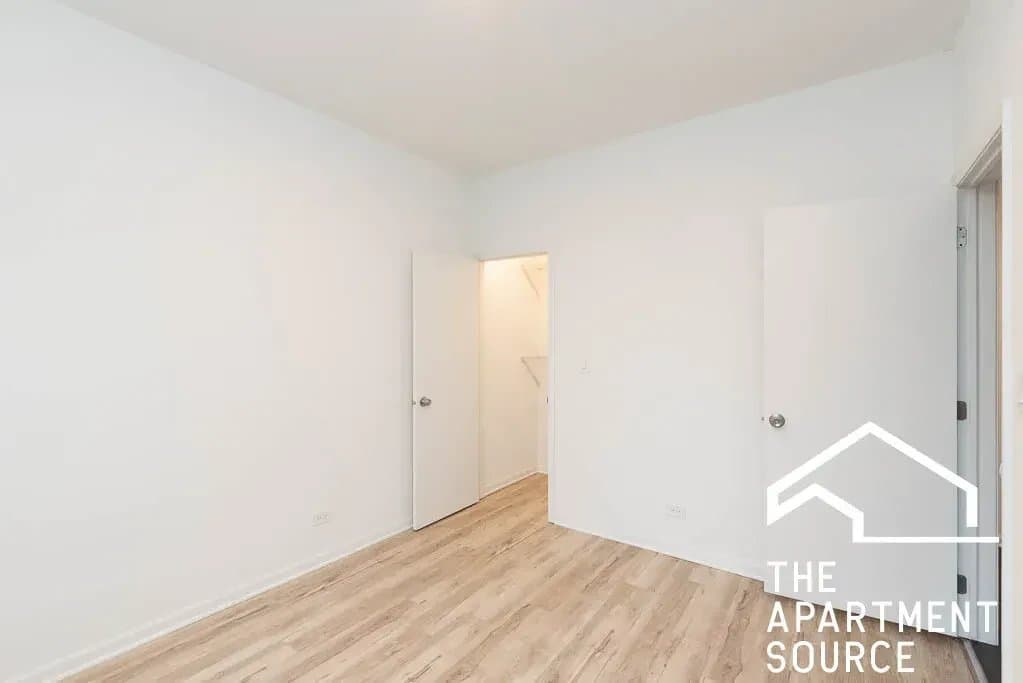 Chicago Apartment: 5054 North Winthrop Avenue #213 Chicago, IL 60640