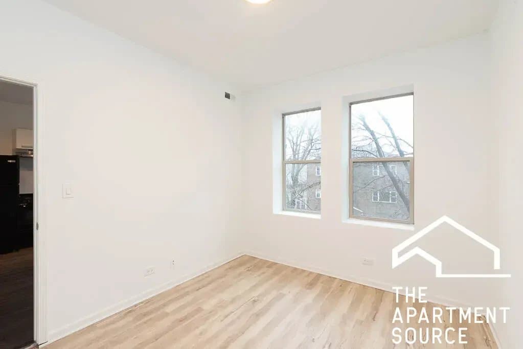 Chicago Apartment: 5054 North Winthrop Avenue #213 Chicago, IL 60640