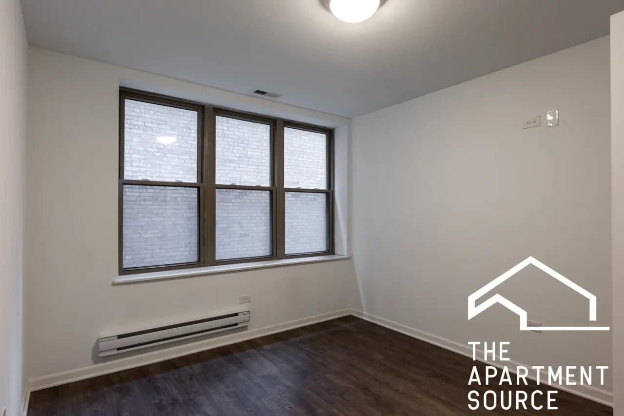 Chicago Apartment: 940 West Winona Street #207 Chicago, IL 60640